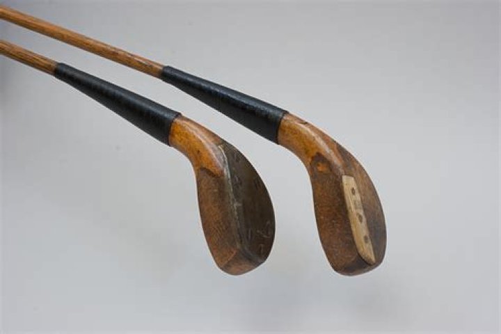 Are old wooden golf clubs worth anything?