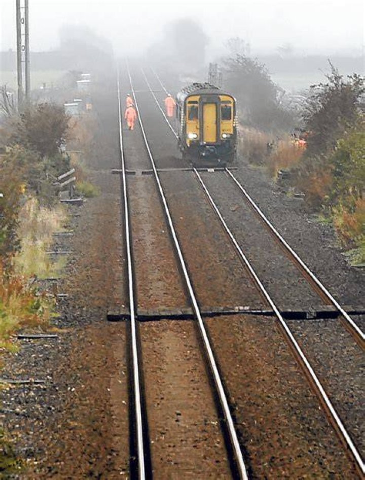 Are the trains running from Dumfries to Carlisle?