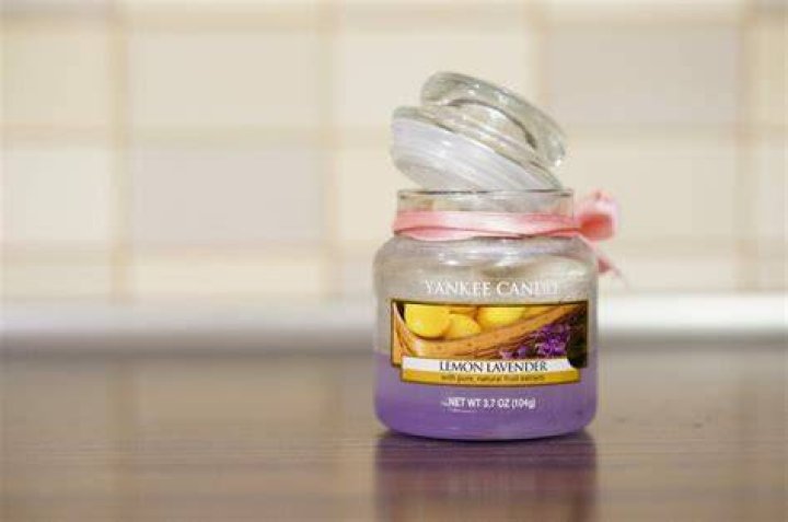 Are Yankee candles toxic for cats?