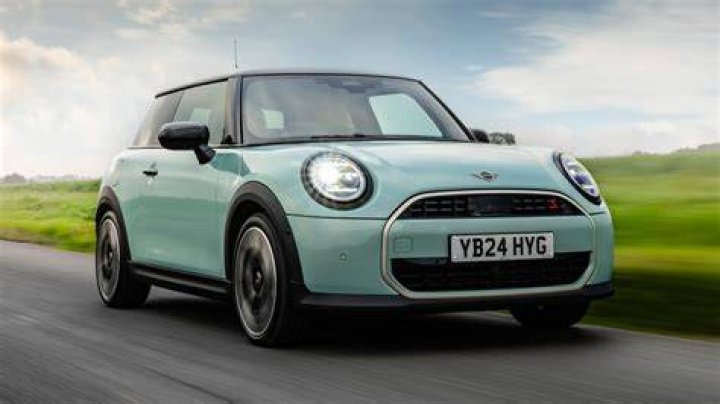 Can MINI Coopers be serviced at BMW?