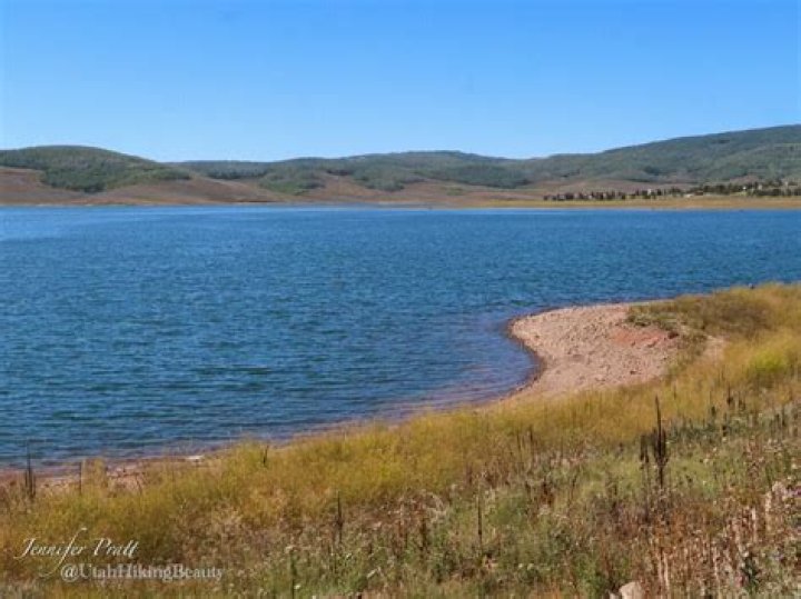 Can you camp anywhere at Strawberry Reservoir?