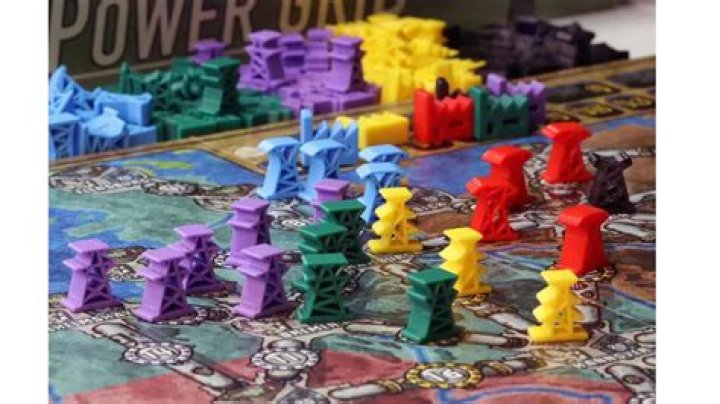Can you play power grid with two people?