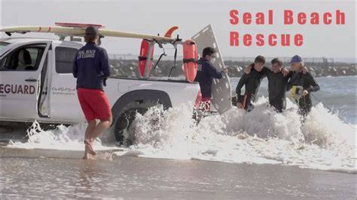 Does Seal Beach have lifeguards?