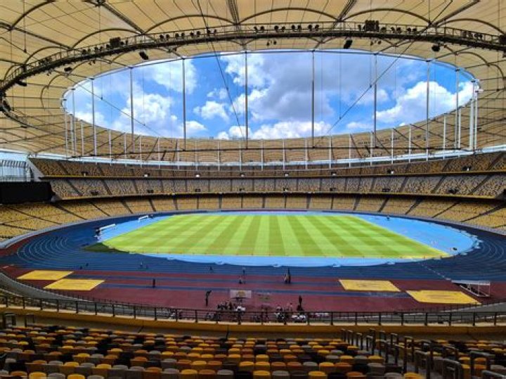 How big is stadium Bukit Jalil?