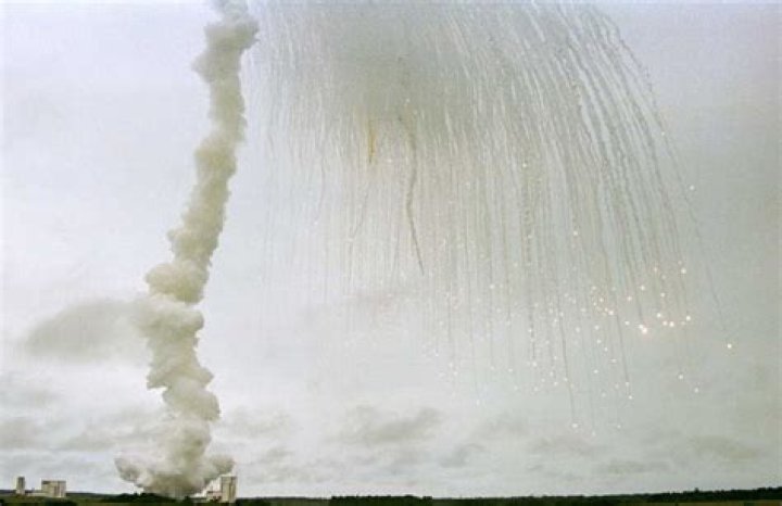 How did overflow led to the explosion of an Ariane 5 rocket?
