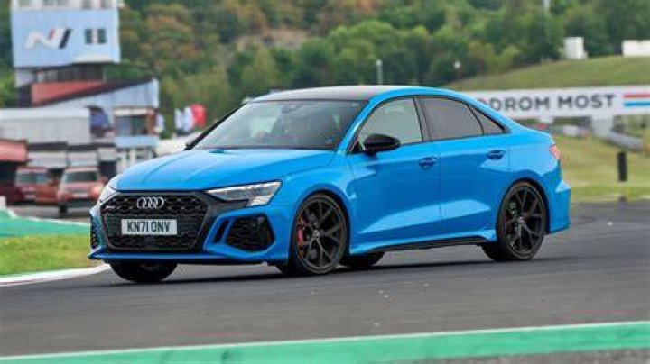 How fast is Audi RS3?
