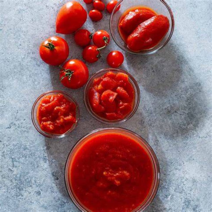 How many cups are in a #10 can of tomatoes?