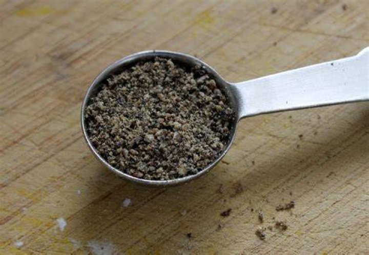 How many grams are in a teaspoon of black pepper?