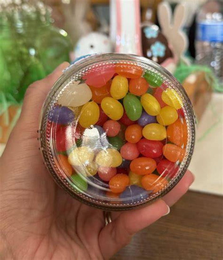 How many jellybeans can fit in a pint?