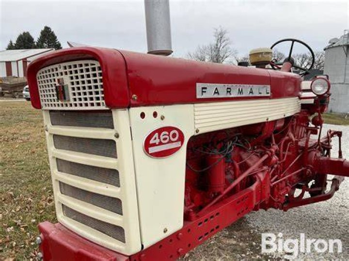 How much HP does a Farmall 460 have?