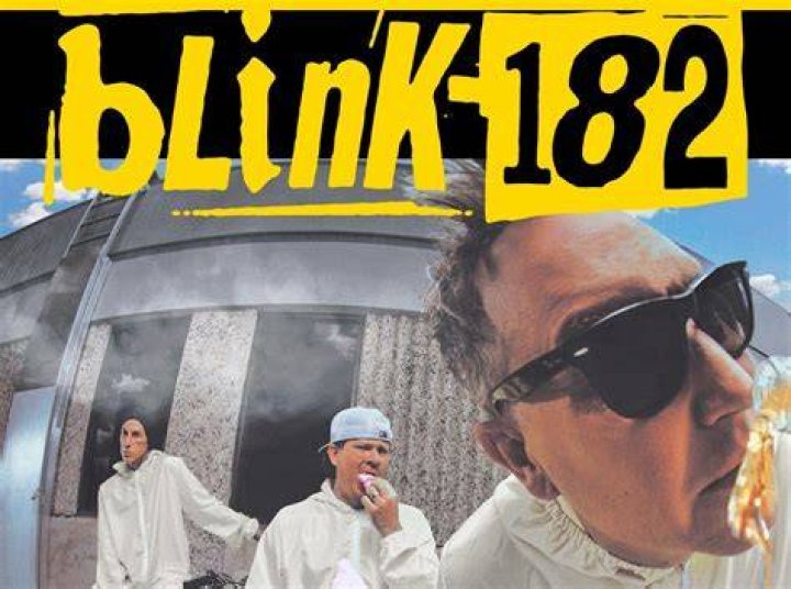 Is Blink 182 still touring?