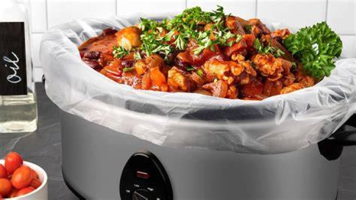 Is it safe to use slow cooker liners?