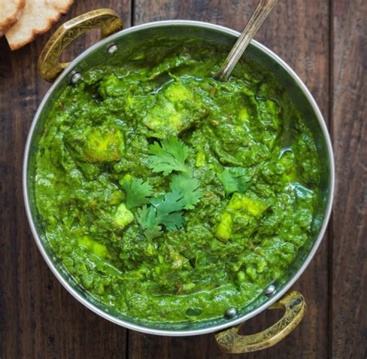 Is saag made from spinach?