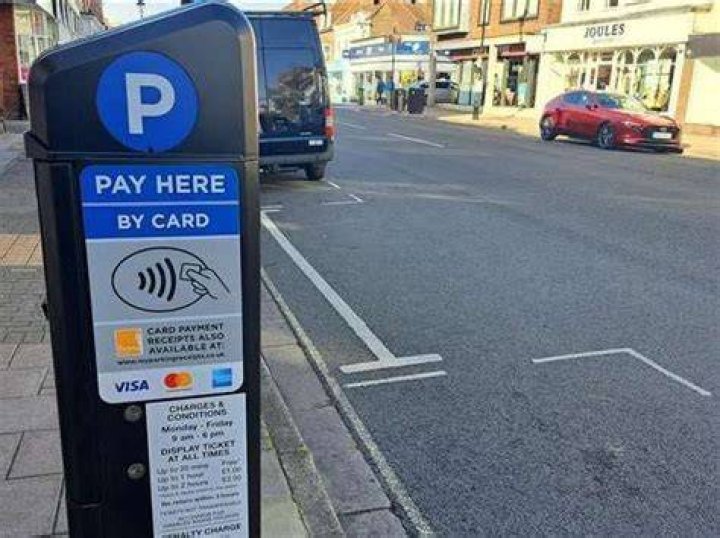 Is there any free parking in Lymington?