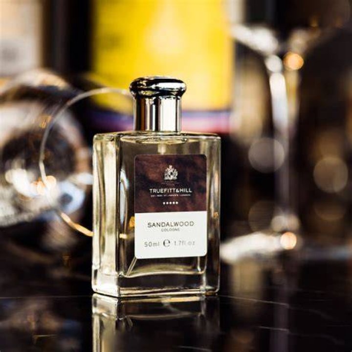 Is there sandalwood in Cologne?