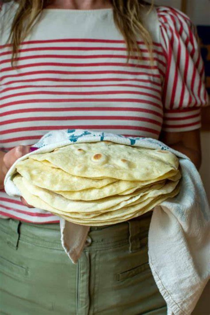 What does lard do in tortillas?