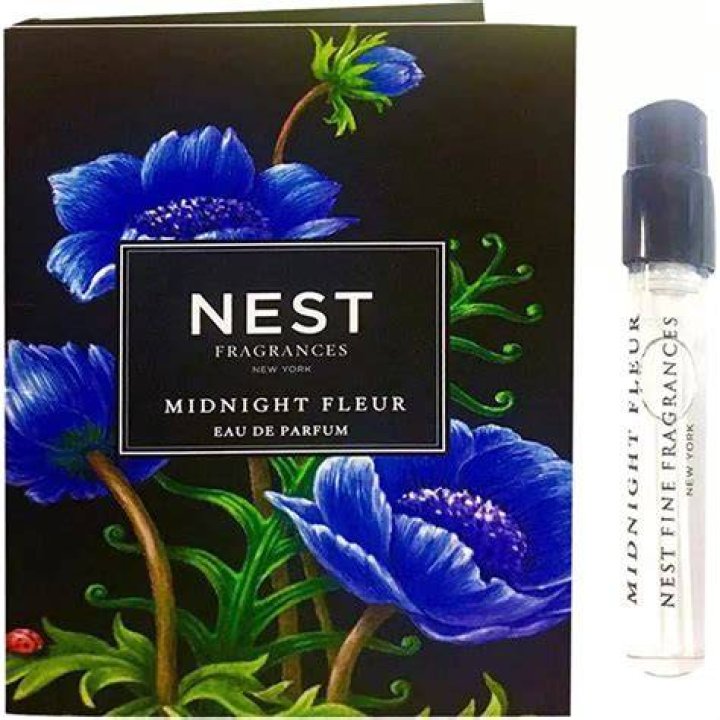 What does Nest Midnight Fleur smell like?