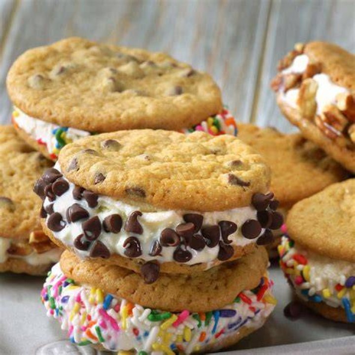 What is the cookie in an ice cream sandwich?