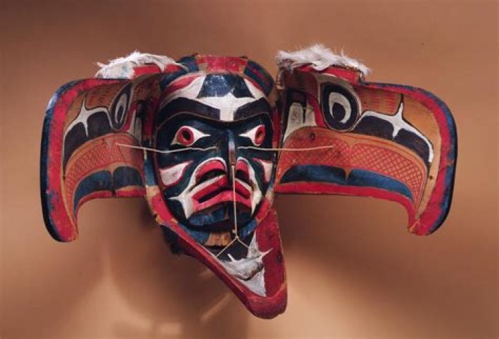 What is the history behind the Kwakwaka WAKW bird mask?