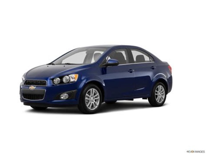 What size tires does a 2014 Chevy Sonic use?