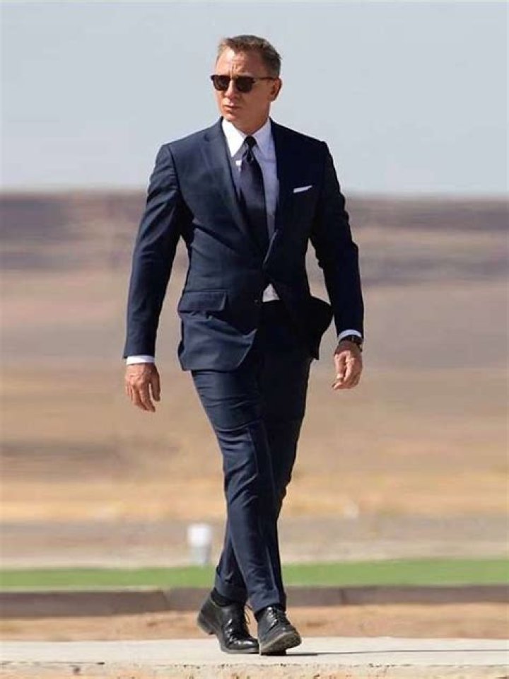 What suits does Daniel Craig wear in Spectre?