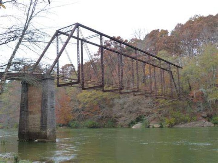 What was settles bridge used as?