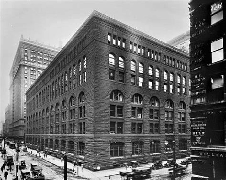 When did Marshall Field close in Chicago?