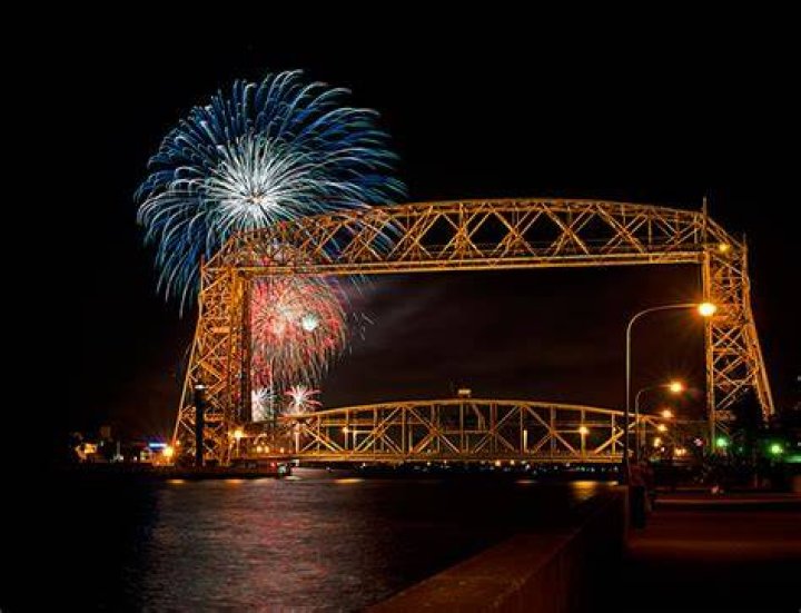 Where can I watch fireworks in Duluth MN?
