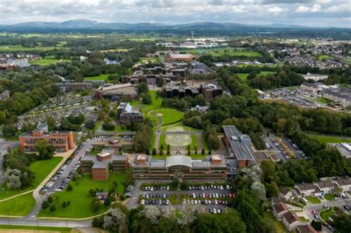 Where is the University of Limerick located?