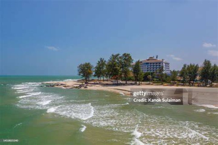 Which province is Songkhla?