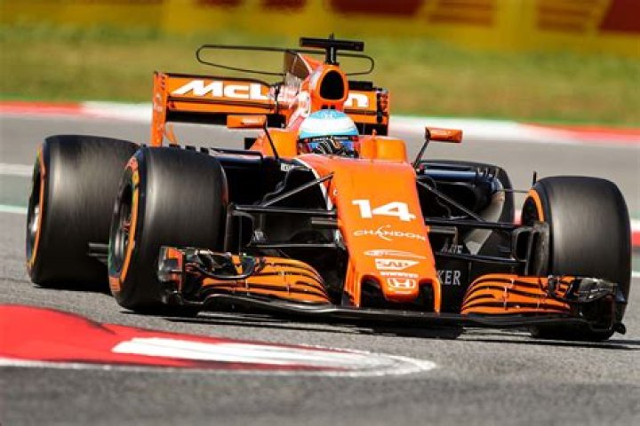 Who drove for McLaren F1 in 2017?