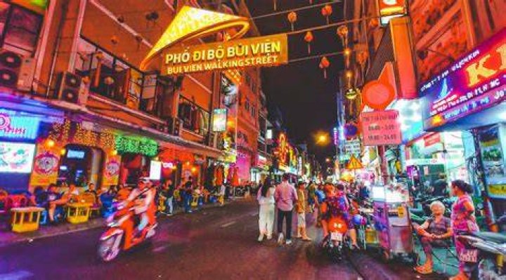 Who is Bui Vien?