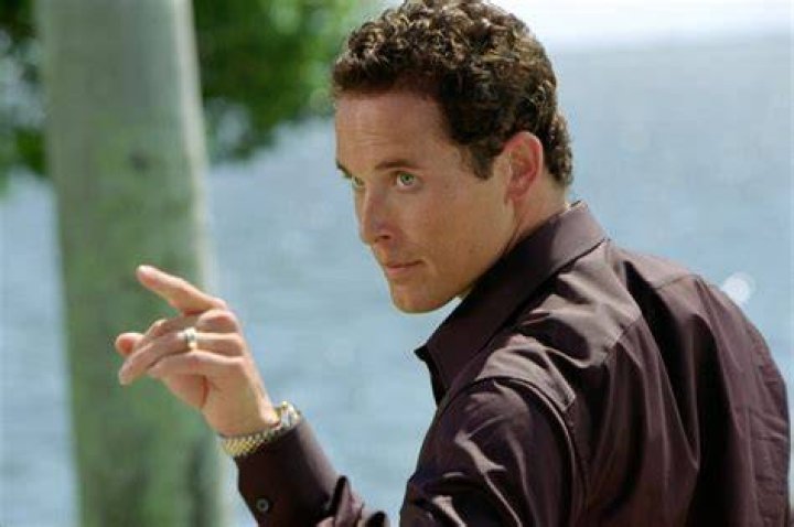 Who plays Carter Verone?